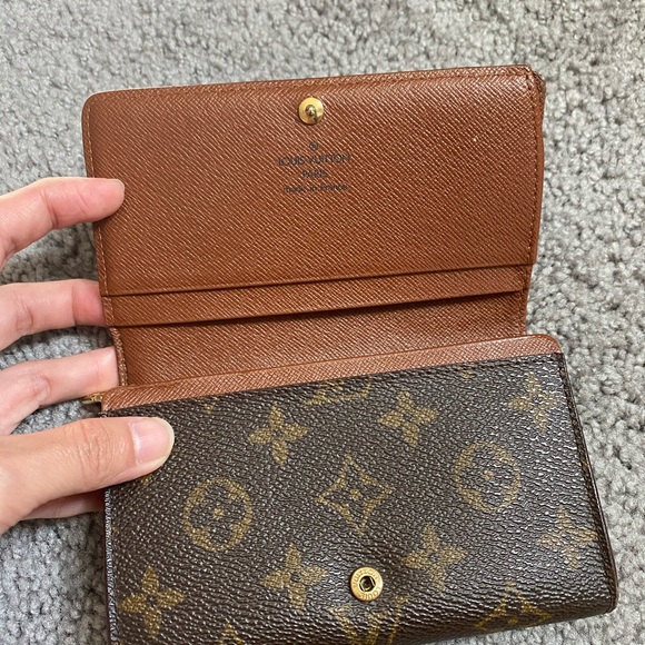 LV Wallet - Picture 11 of 16